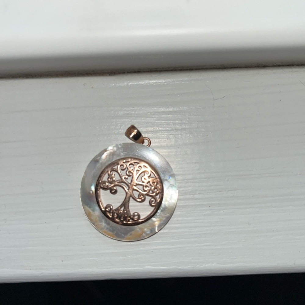 Tree Of Life Pendant Rose gold and Pearl NWOT